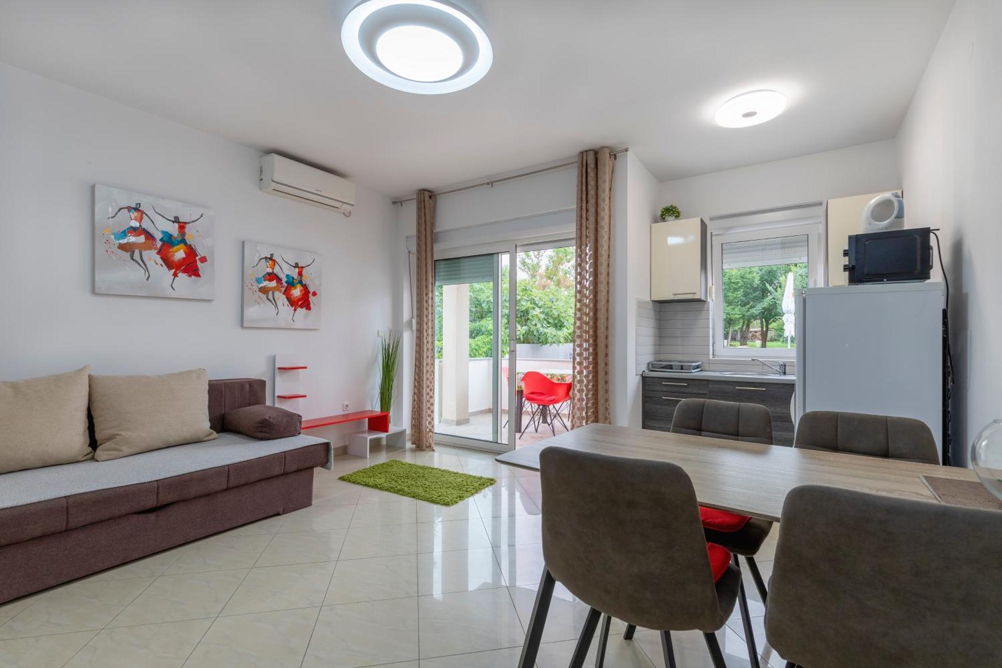 M & B Apartment Bibinje Exterior photo